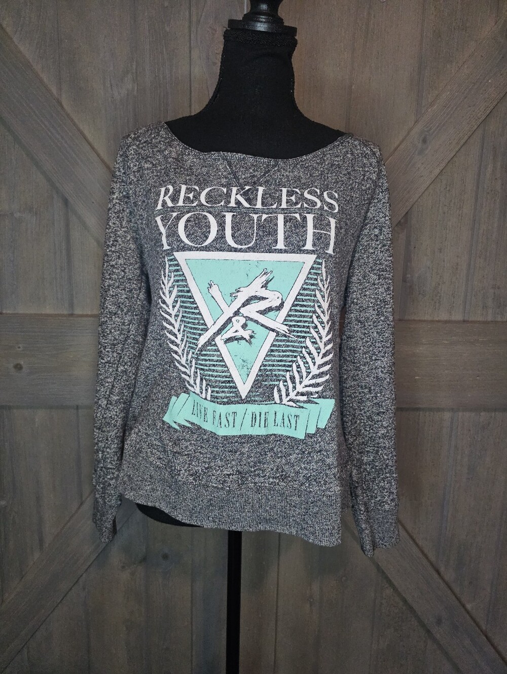 Young & Reckless Sweatshirt Womens Large